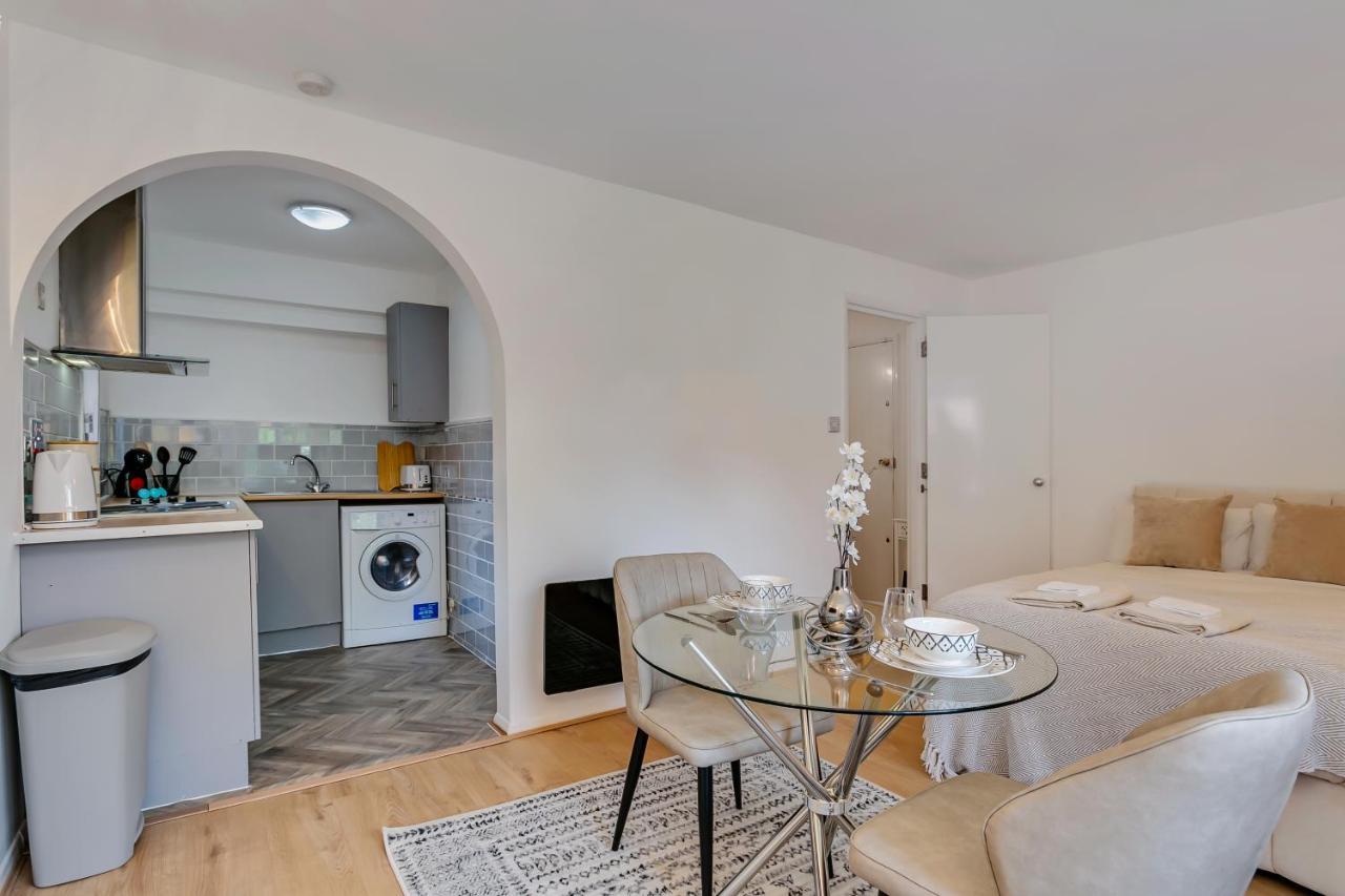 Aryas Apartments London Edgware Kültér fotó