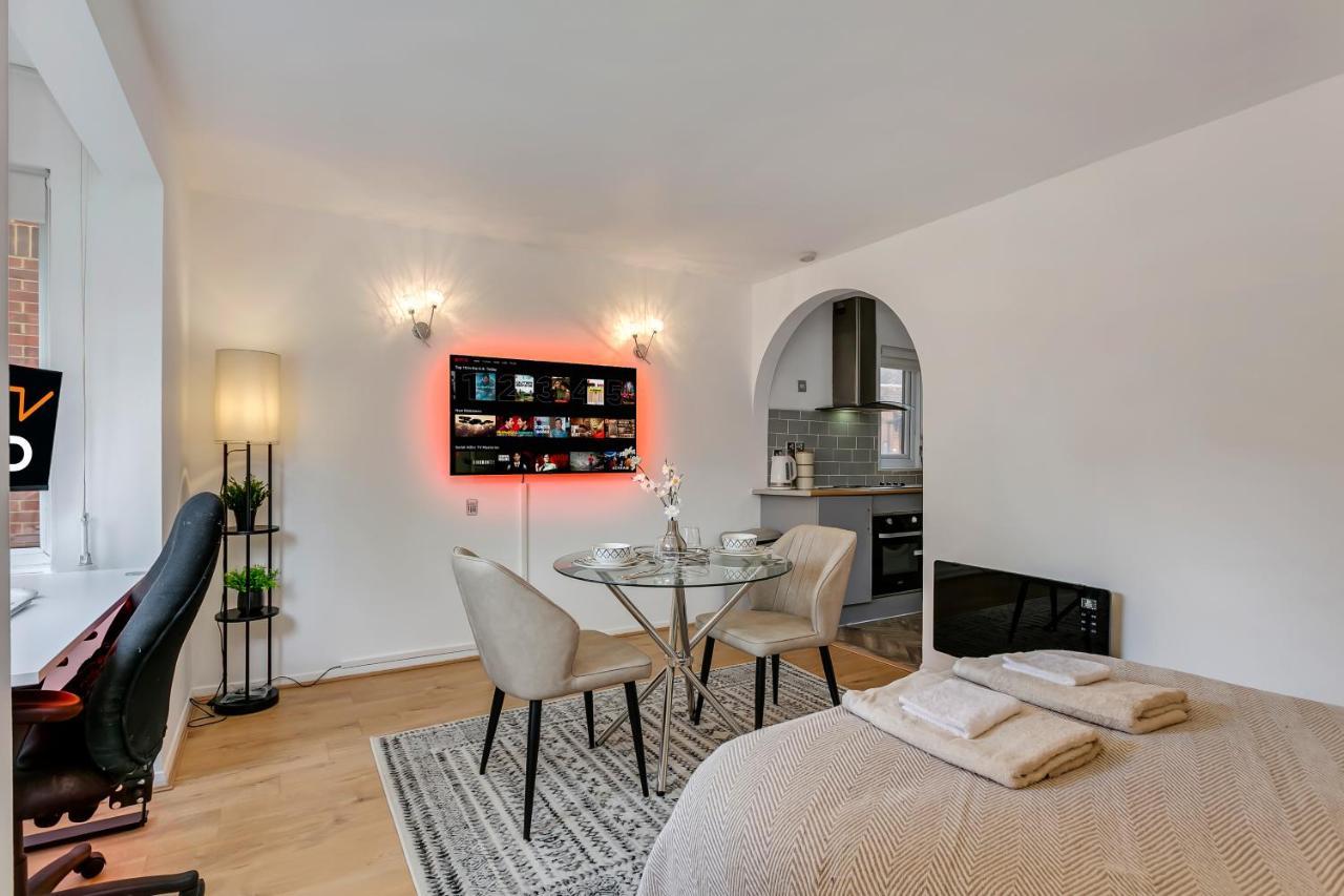 Aryas Apartments London Edgware Kültér fotó