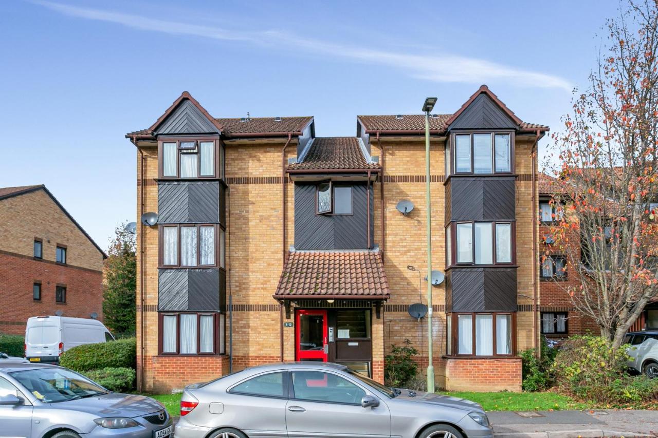 Aryas Apartments London Edgware Kültér fotó